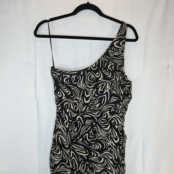 Likely Gemella Womens Mini Dress Sz 6 Black-Cream One Shoulder Asymmetrical Hem - Picture 8 of 14